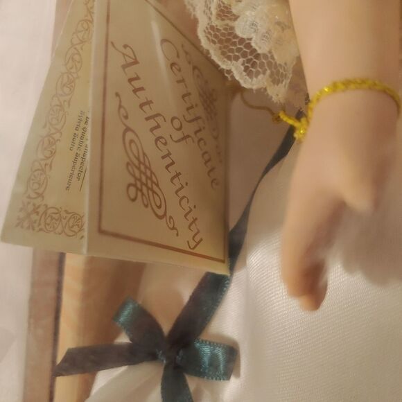 Collectors Choice VINTAGE Genuine Fine Bisque Porcelain Green Eyed Brunette Doll - Picture 4 of 12